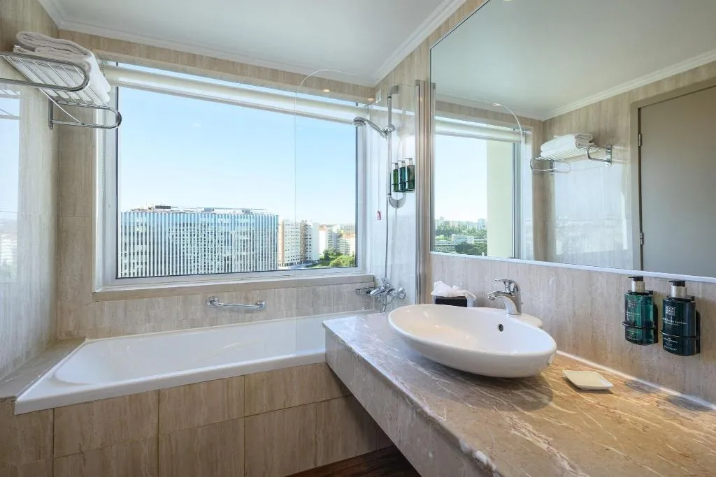 FAMILY ROOM WITH DOUBLE BED Room, Melia Lisboa Oriente, Lisbon