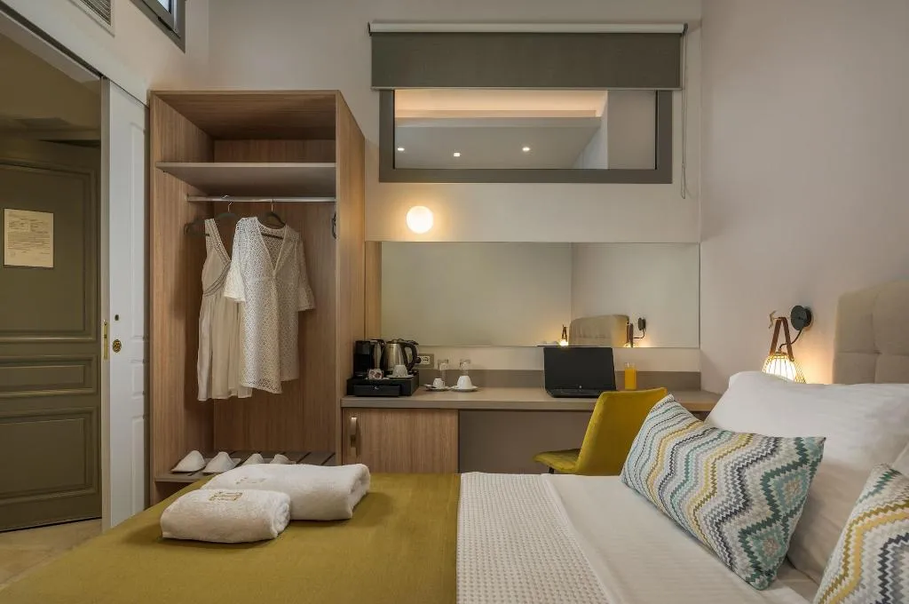Room, Plaza 1866 Superior City Rooms, Crete