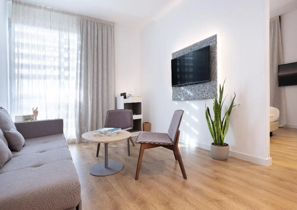 TOWNHOME STANDARD Room, Innside Barcelona Aeropuerto, Barcelona