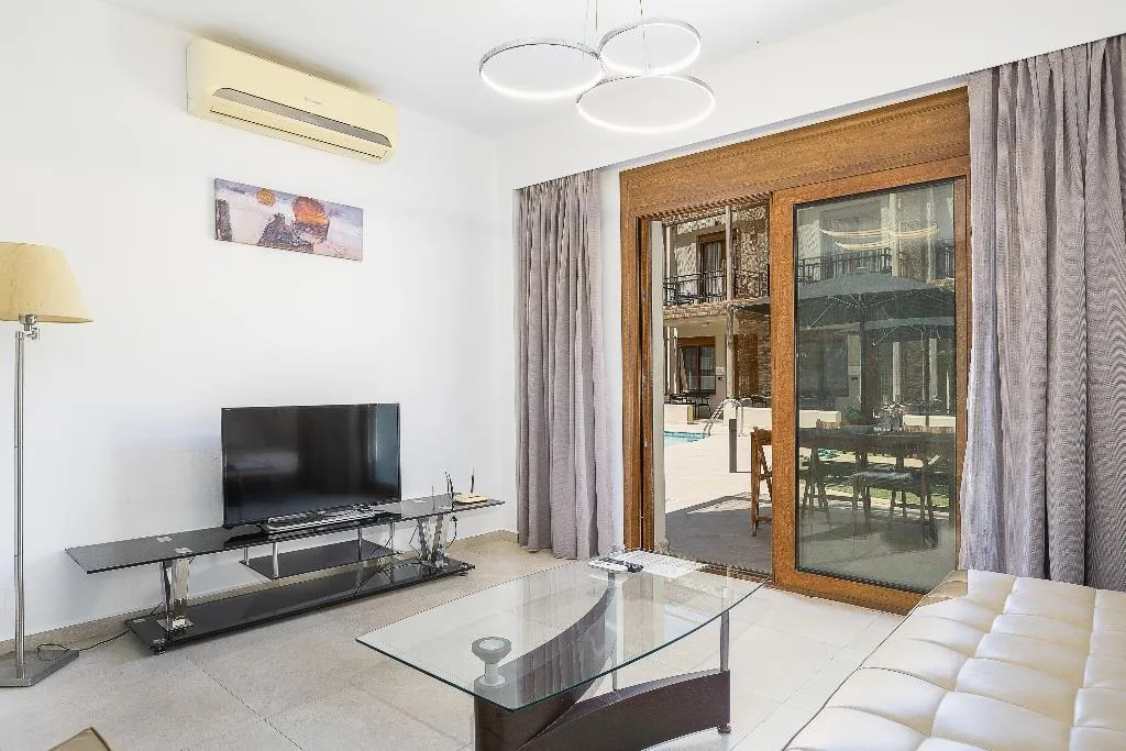 VILLA FOUR BEDROOMS Room, Pantheon Villas & Suites, Crete