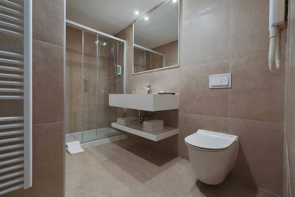 SUITE WITH BALCONY Room, Bluesun Hotel Alga, Split