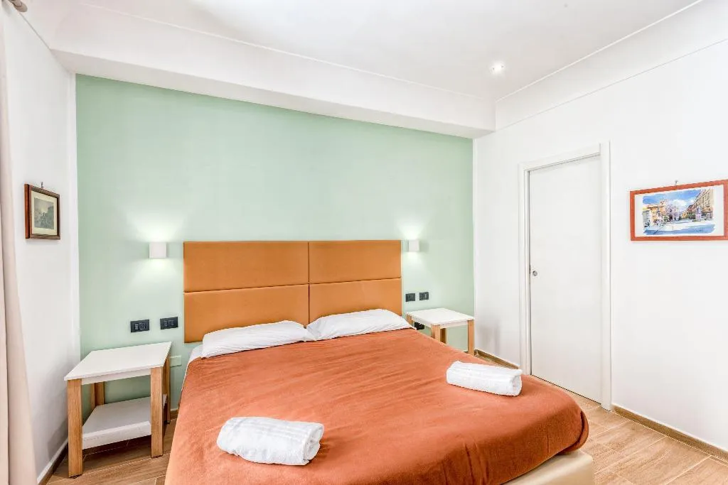 Room, B&B Giacomino, Naples