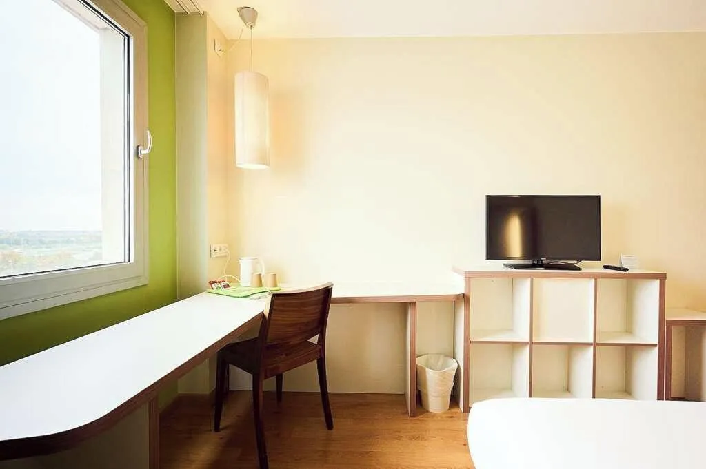 TRIPLE STANDARD Room, Travelodge Cornella Fira, Barcelona
