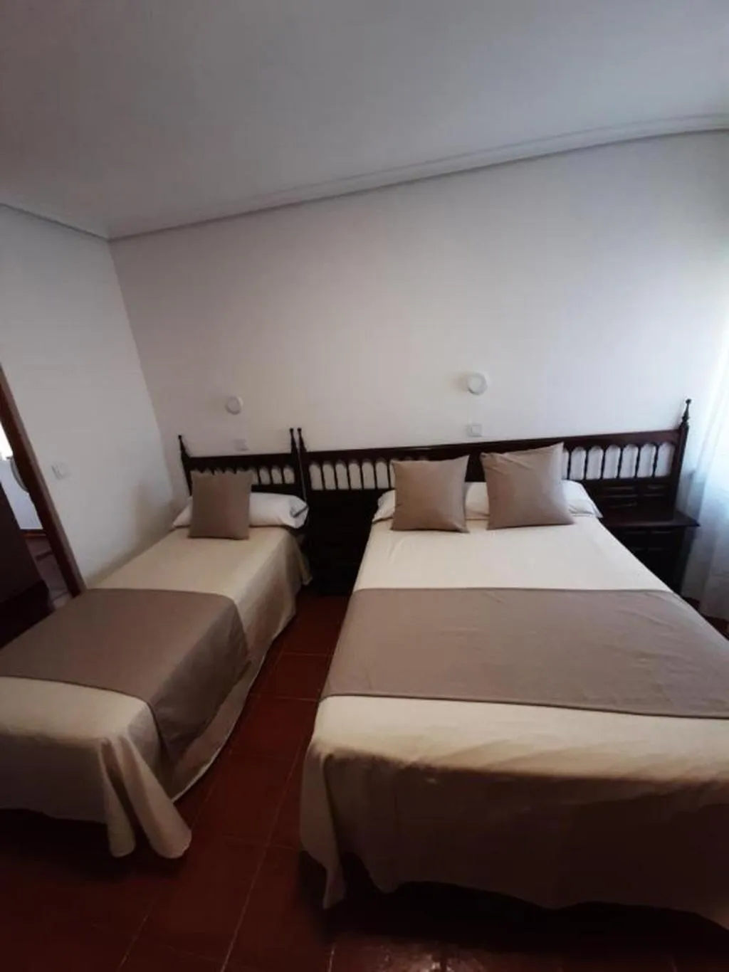 TWIN STANDARD Room, Hostal Bellas, Madrid