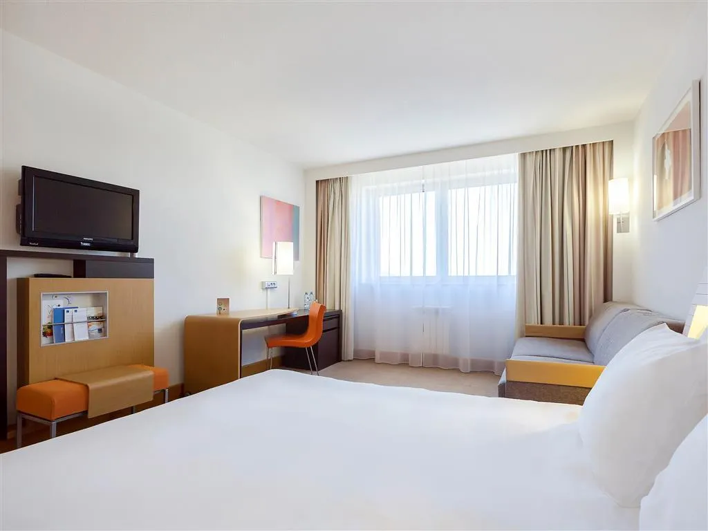DOUBLE SUPERIOR Room, Novotel Krakow City West, Krakow