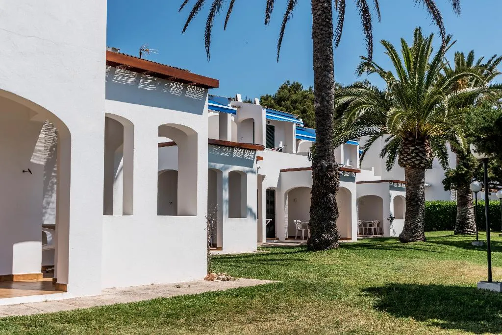 APARTMENT CAPACITY 4 ONE BEDROOM Room, Las Brisas I & II, Menorca