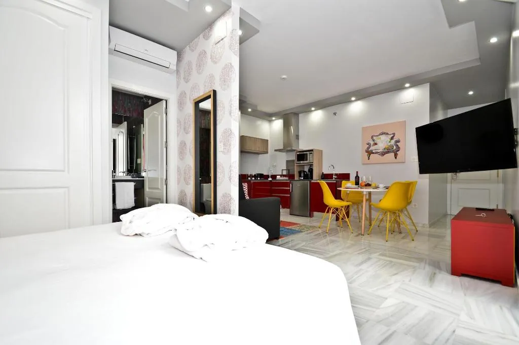 Room, The Zentral Arenal Suites, Seville