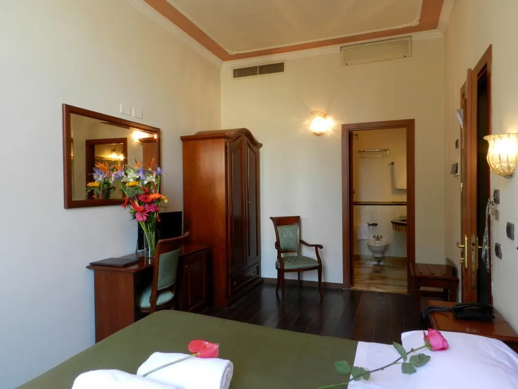 DOUBLE CLASSIC Room, Domus Florentiae Hotel, Florence
