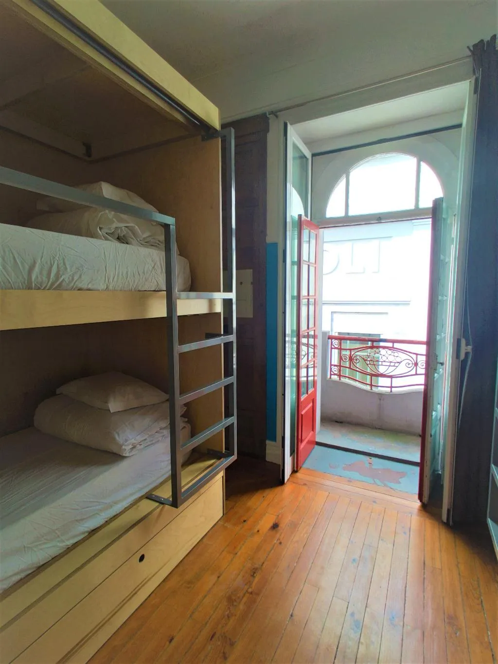 Bed in dormitory CAPACITY 4 ONE BEDROOM Room, Rivoli Cinema Hostel, Porto