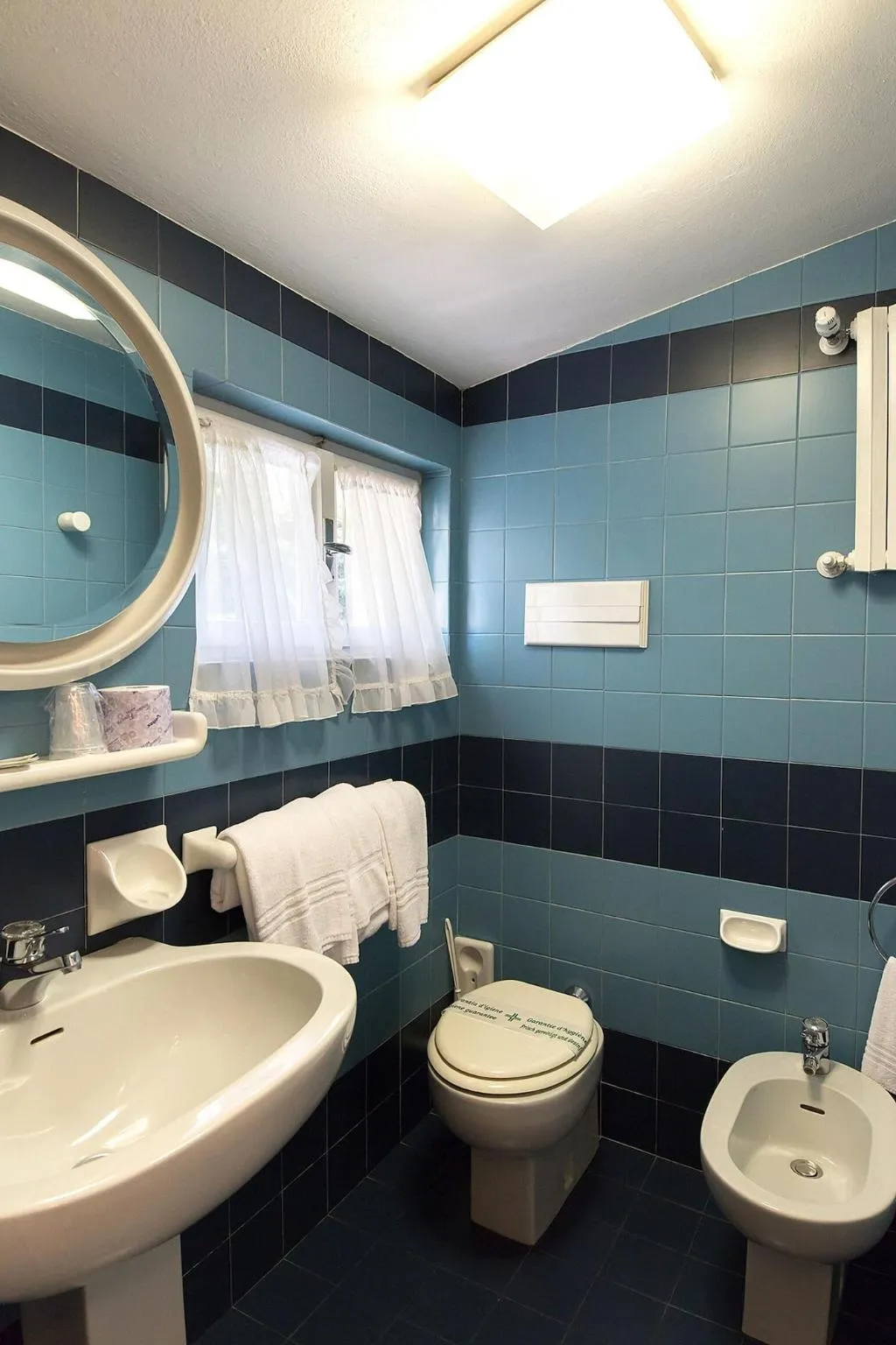 Room, Serenella, Milan