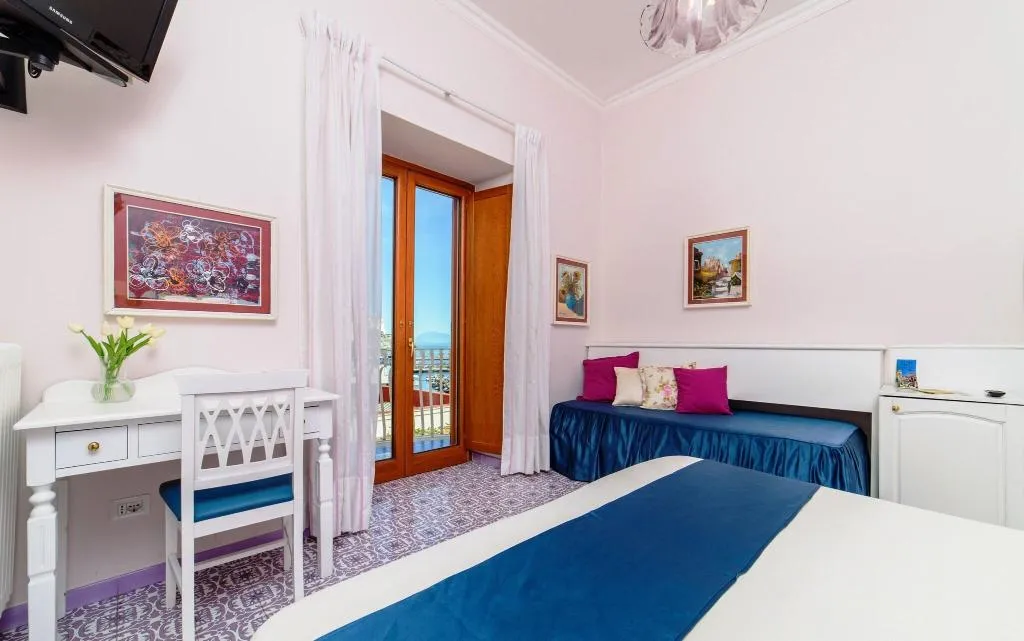 Double or Twin PARTIAL OCEAN VIEW Room, La Bussola, Naples