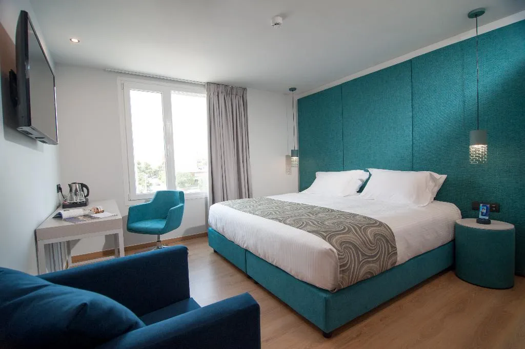 TRIPLE DELUXE Room, Athenaeum Smart Hotel, Athens