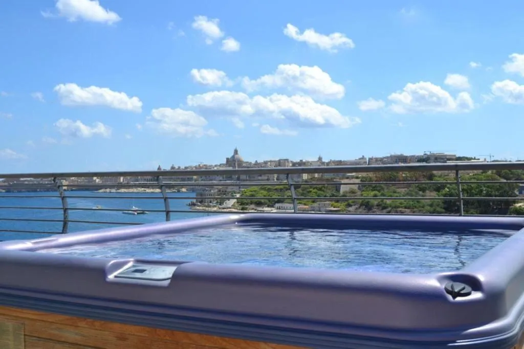 Terrace, Pebbles Boutique Aparthotel, Malta