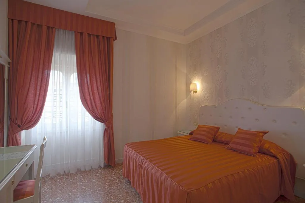 Room, Navona Queen Rooftop, Rome