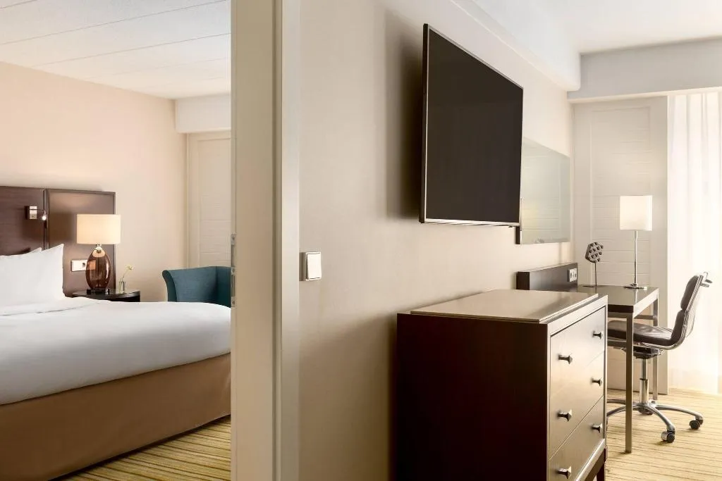 Room, Renaissance Amsterdam Hotel, Amsterdam