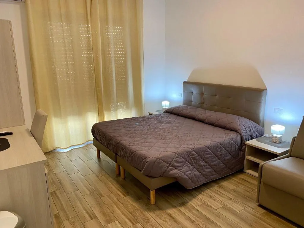 Room, Beb Caruso, Naples