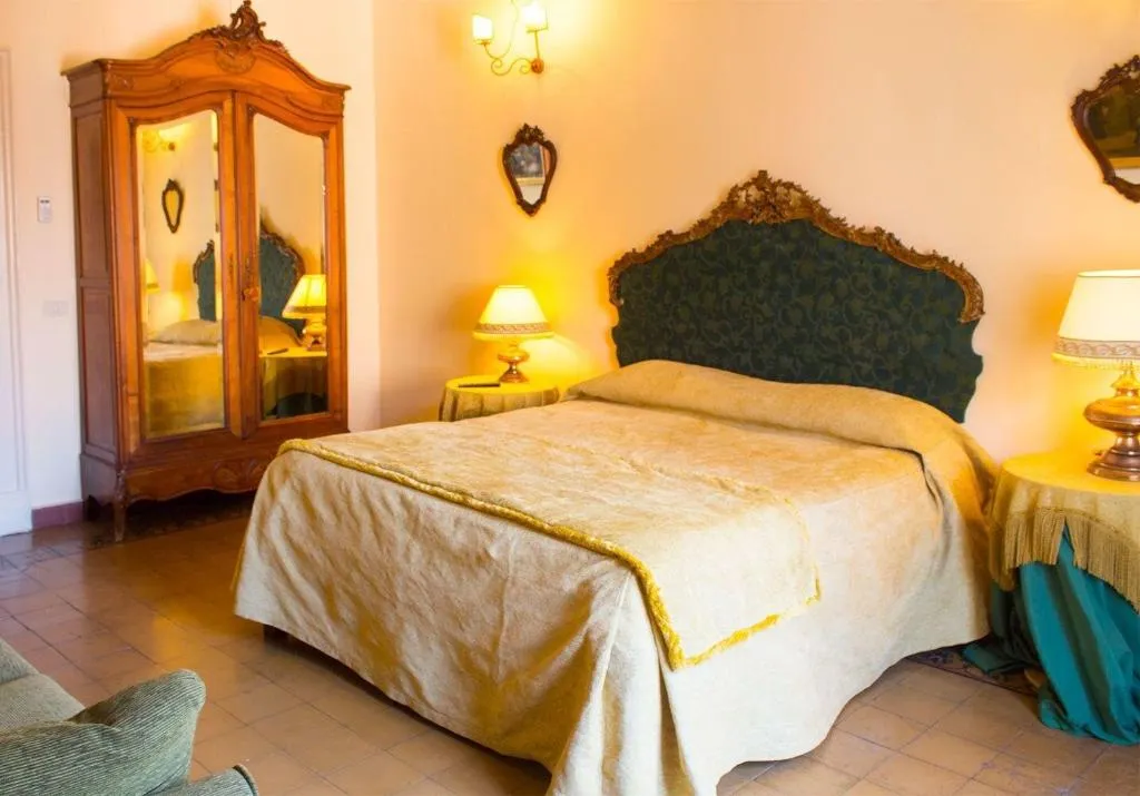 Room, Principe Di Francalanza, Catania