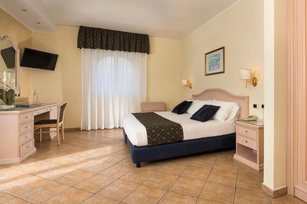 DOUBLE SINGLE USE SEA VIEW Room, Sant Alphio Garden Hotel & SPA, Catania