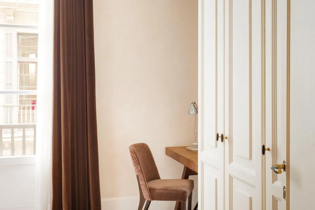 Double or Twin TWO BEDS Room, Do: Placa Reial, Barcelona