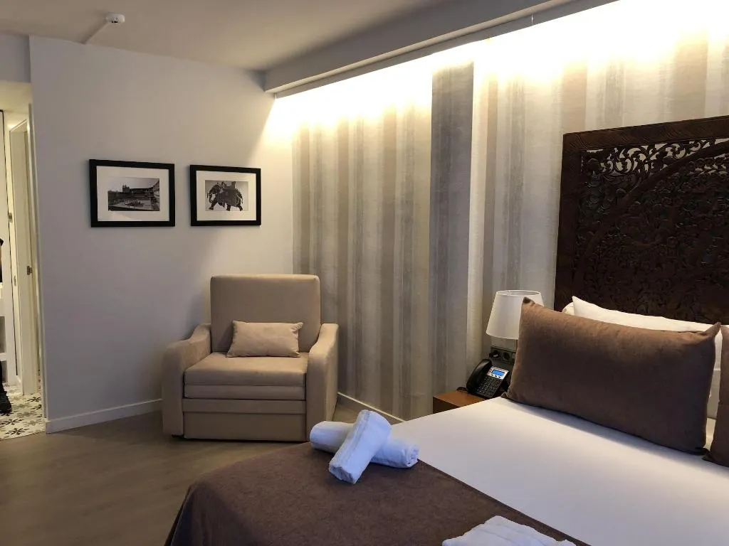 Room, Serennia Fira Gran Vía Exclusive Rooms, Barcelona