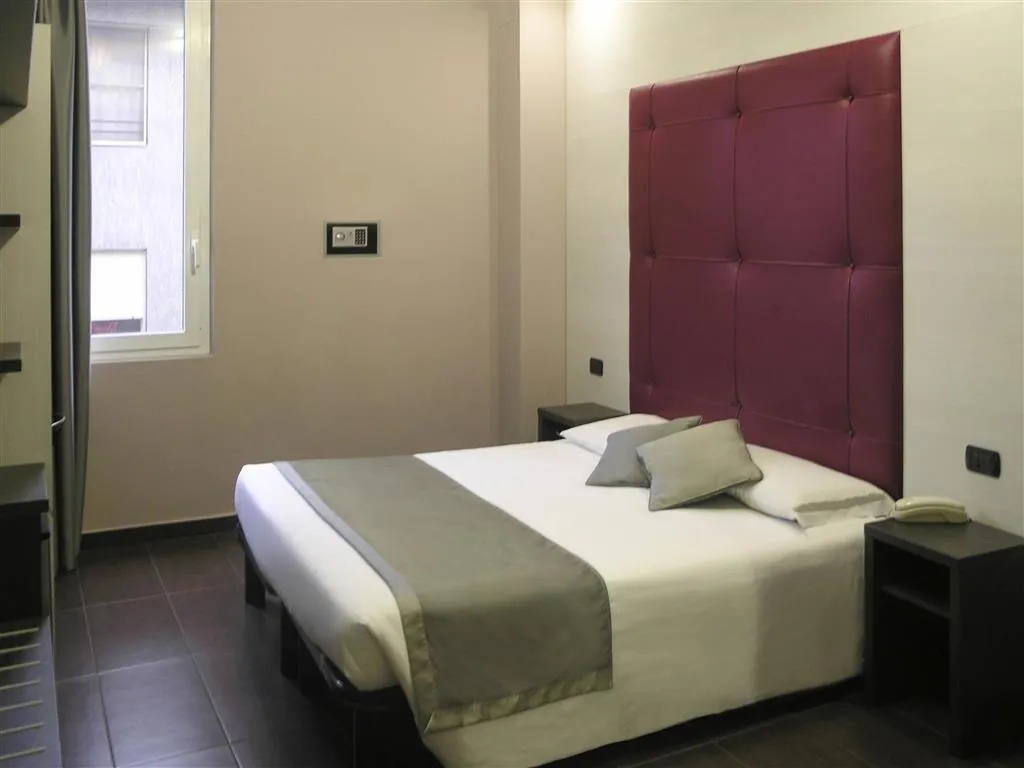 Room, Ibis Styles Milano Centro, Milan