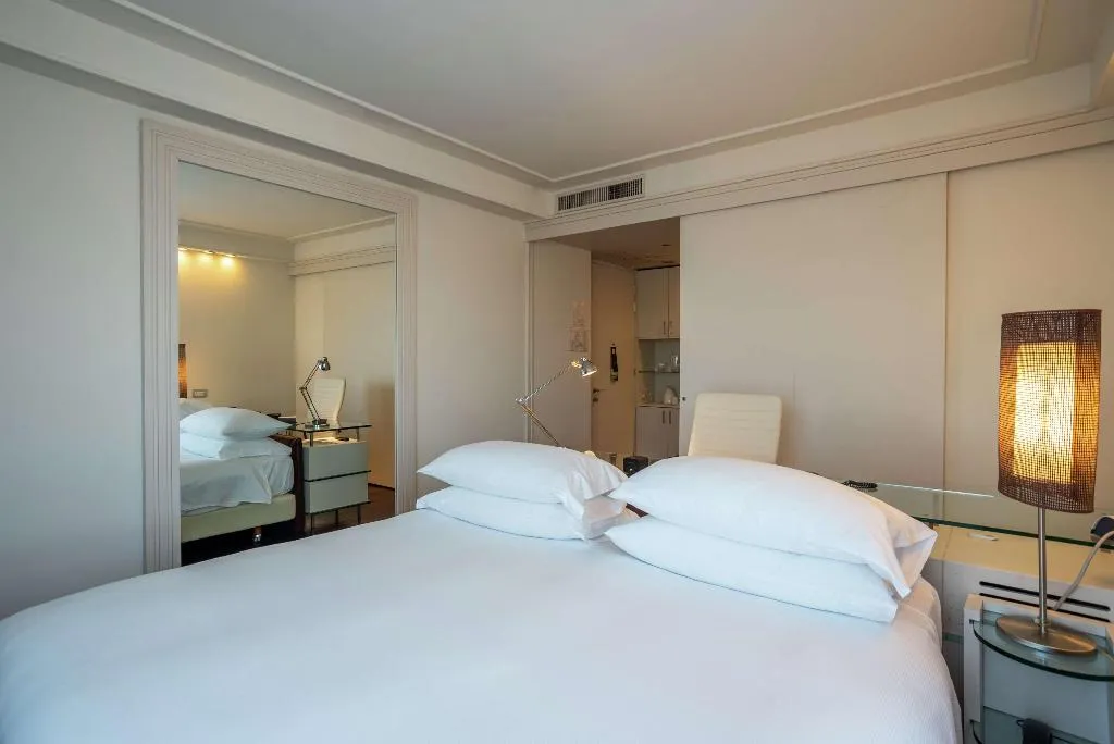 DOUBLE DELUXE CITY VIEW Room, DoubleTree by Hilton Florence Metropole, Florence