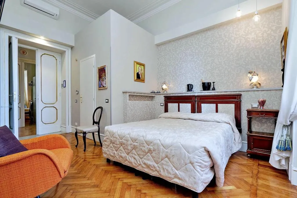 Room, Domus Monamì Luxury Suites, Rome