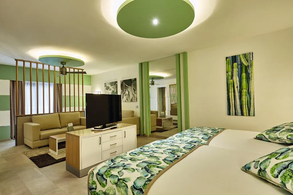JUNIOR SUITE STANDARD Room, Riu Tequila - All Inclusive, Cancun Area
