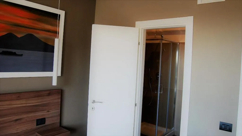 Room, 7Th Floor Suite, Naples