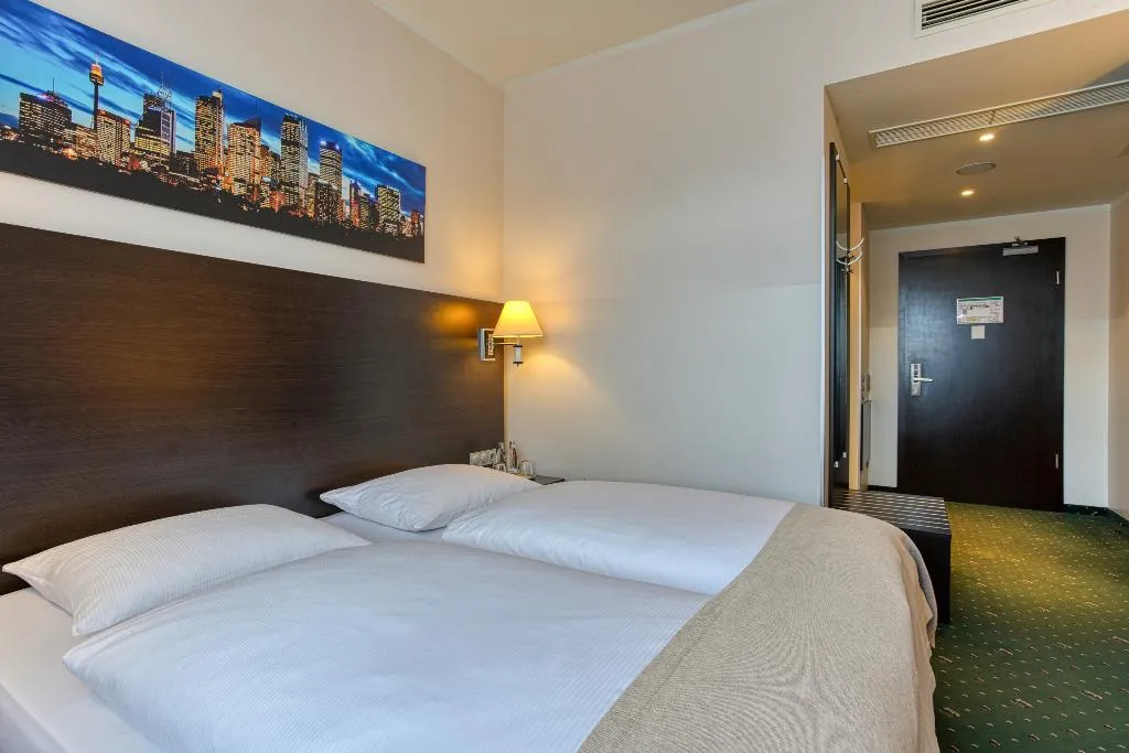 DOUBLE STANDARD Room, Titanic Comfort Kurfuerstendamm, Berlin