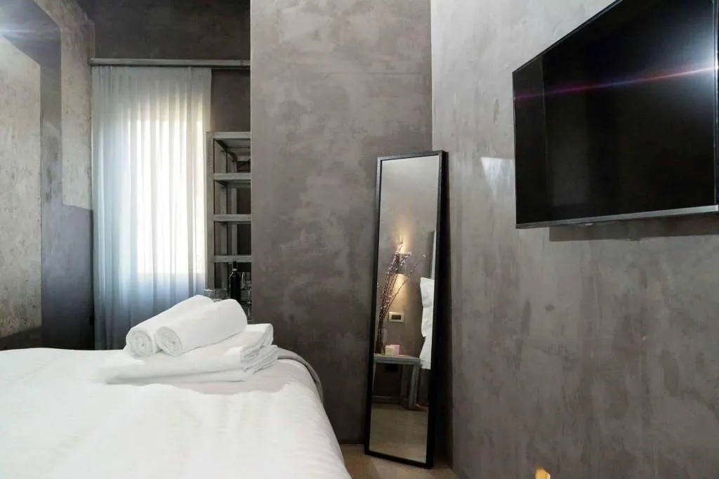 Room, Mama's Home Rome, Rome