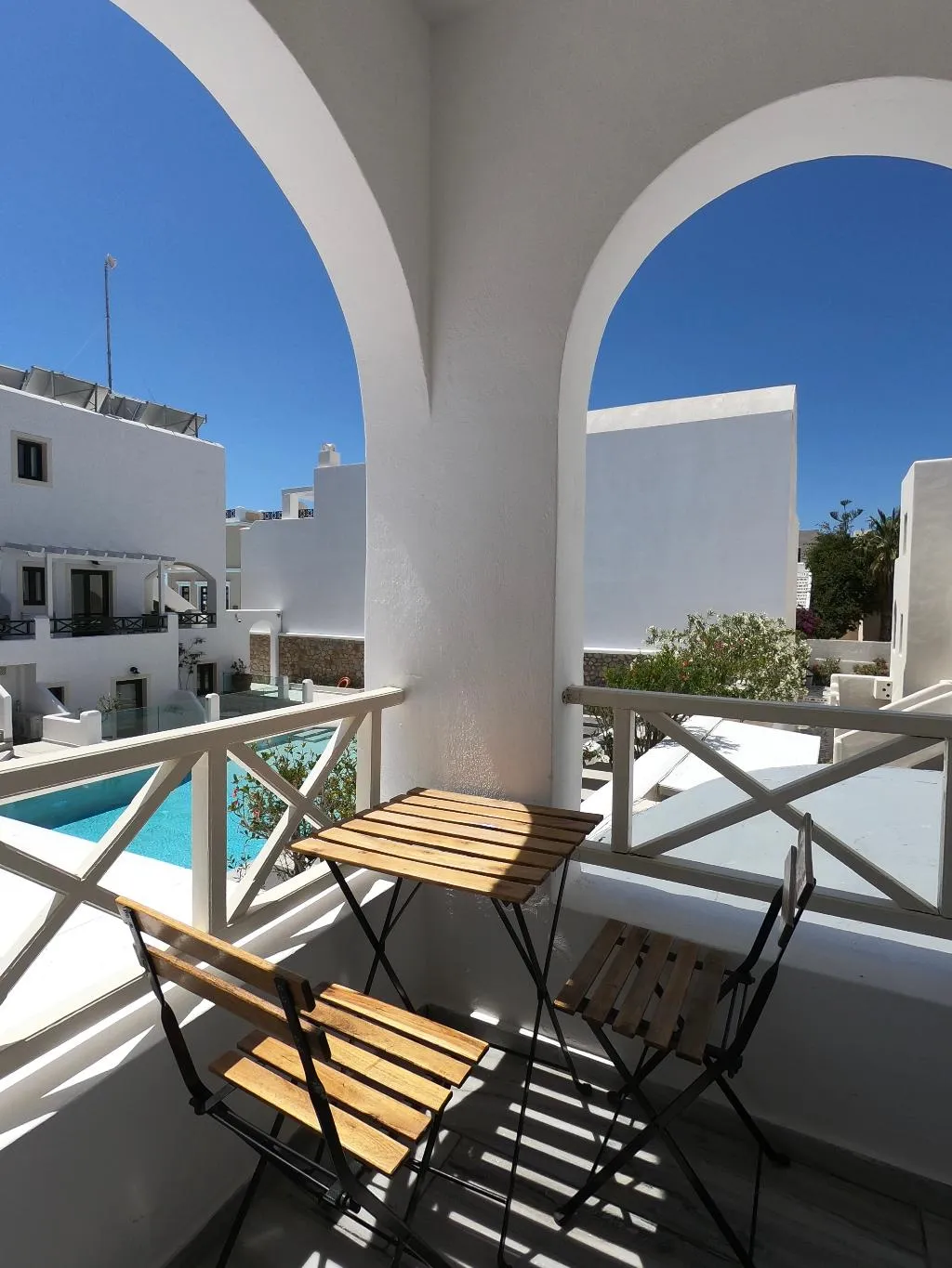 DOUBLE DELUXE POOL VIEW Room, Anny Studios Perissa Beach, Santorini