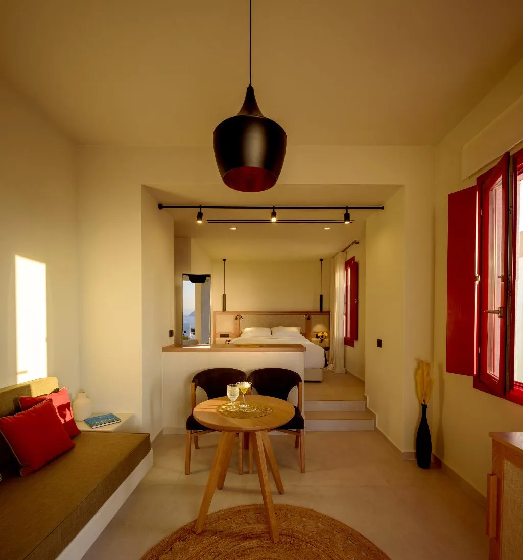 SUITE WITH PRIVATE POOL Room, Potnia Theron Suites, Santorini