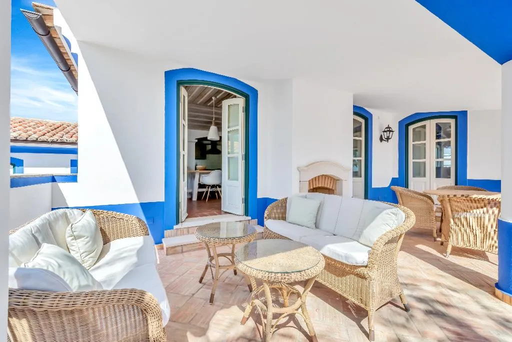 VILLA FIVE BEDROOMS TWO BATHROOMS Room, Shantivillas, Algarve