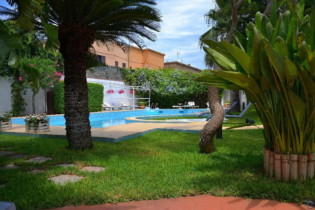 Pool, B&B Mondello Resort, Palermo