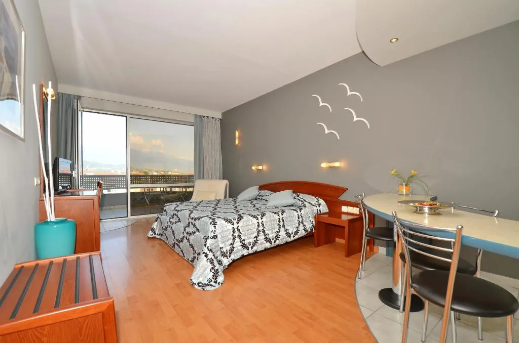 STUDIO STANDARD Room, Evilion, Thessaloniki