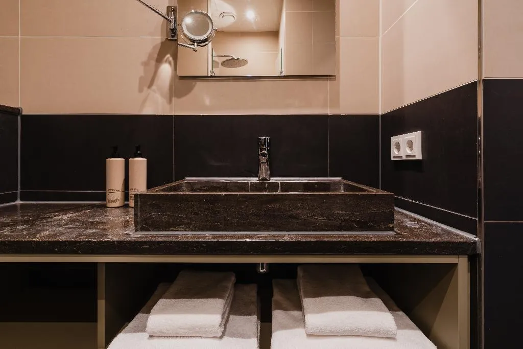 Double or Twin DELUXE Room, Hotel Roemer, Amsterdam