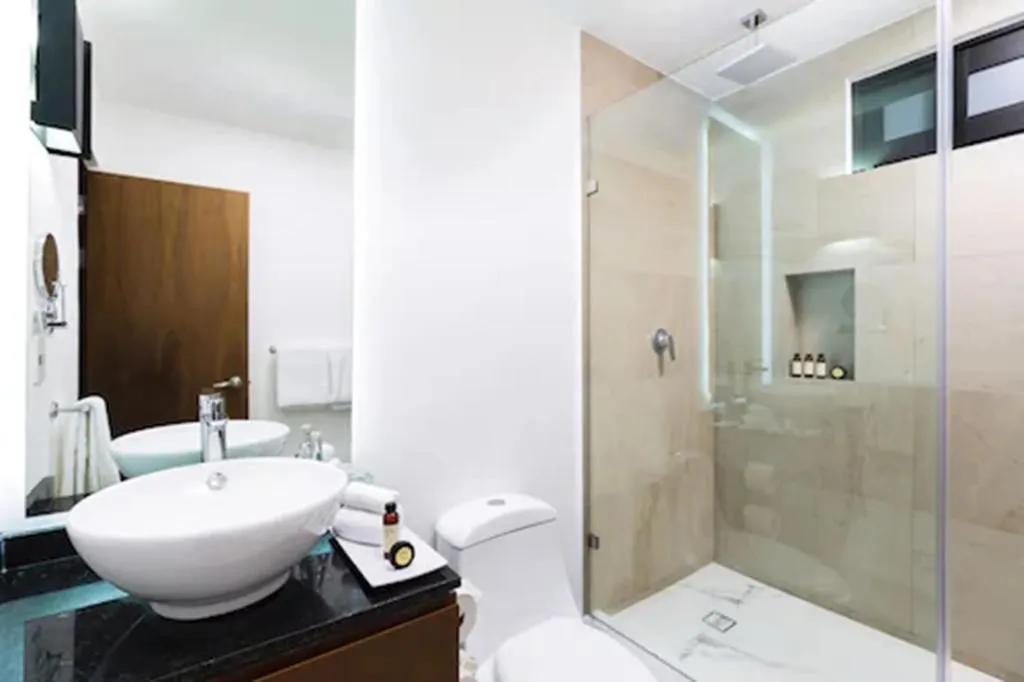 STUDIO DELUXE KING BED Room, Seven Boutique Apartments Cancún, Cancun Area