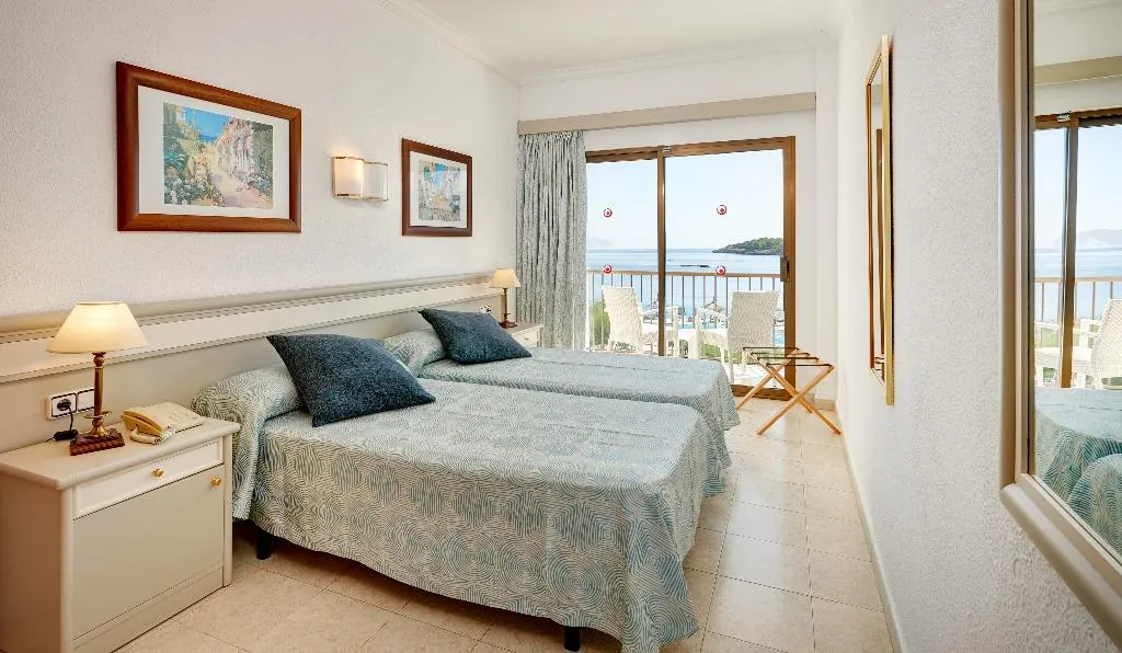 Room, More, Majorca