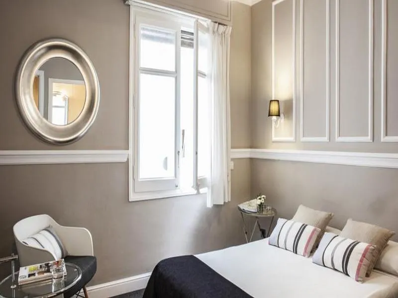 DOUBLE STANDARD Room, AinB Eixample Muntaner, Barcelona