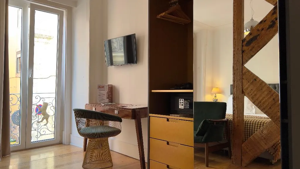 DOUBLE SUPERIOR QUEEN BED Room, Quinta Colina By Shiadu, Lisbon