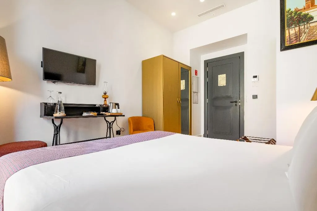 Double or Twin ONE BEDROOM ONE BATHROOM Room, Joya Del Casco Boutique Hotel, Seville