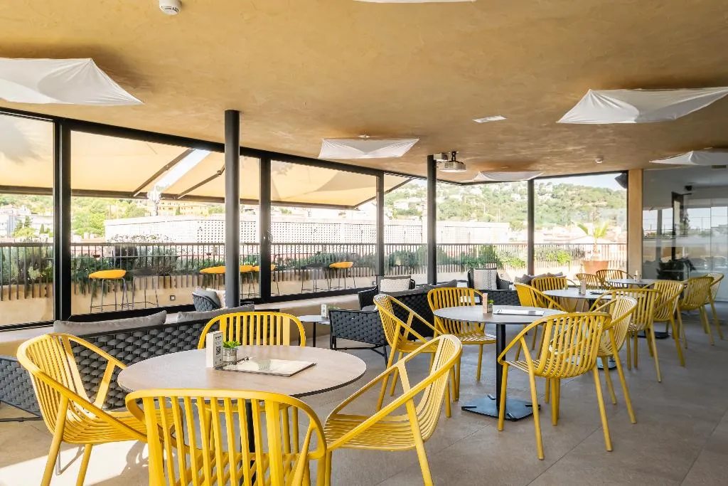 Bar, Delfin, Costa Brava