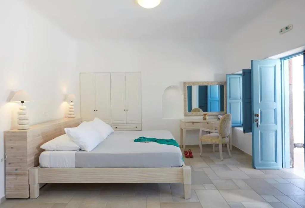 Room, Black Rose Suites, Santorini