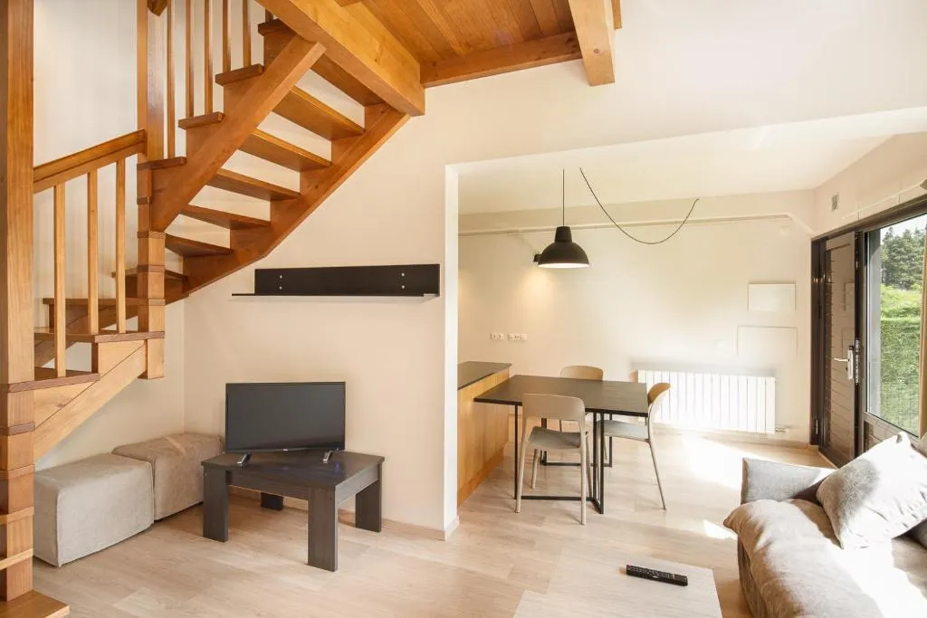 APARTMENT DUPLEX Room, Apartments Masella 1600  Turistics, Costa Brava