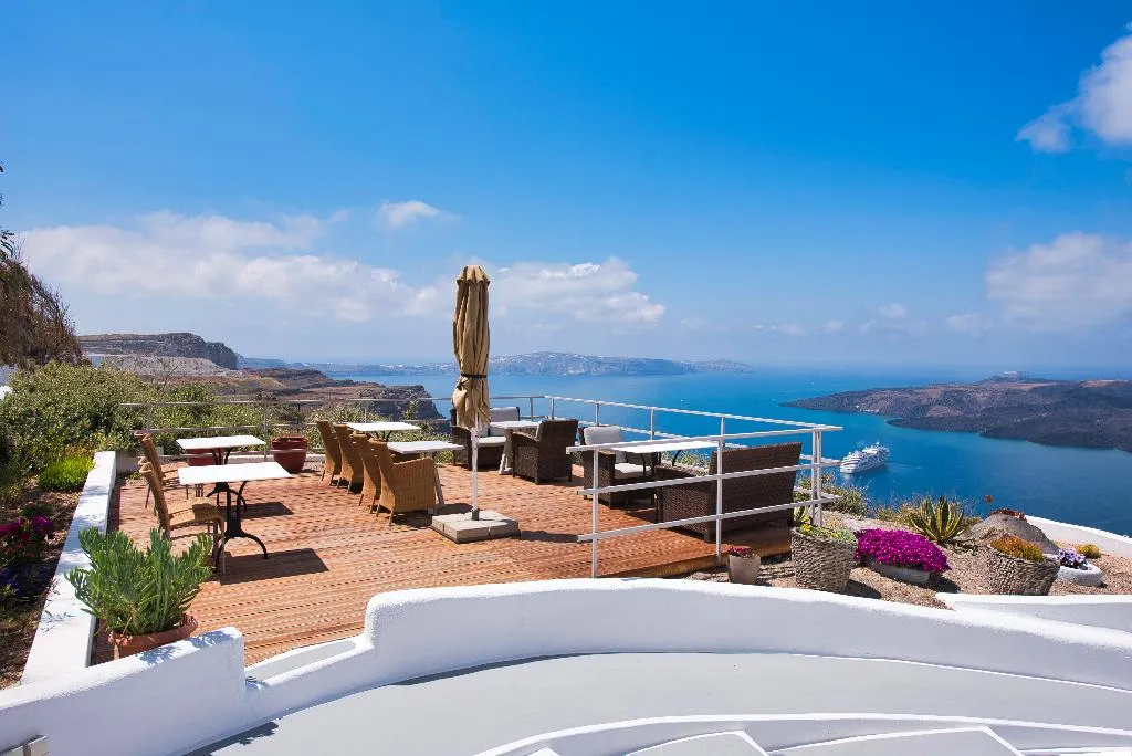 Terrace, The Last Sunbeam, Santorini