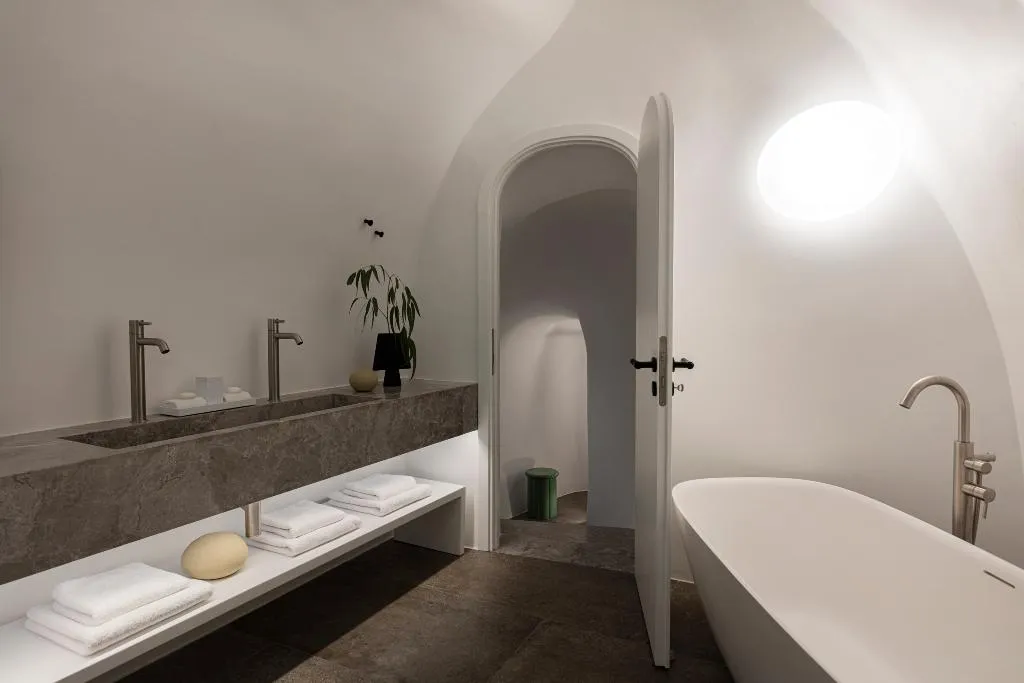 SUITE WITH PRIVATE POOL Room, Canaves Oia Suites, Santorini
