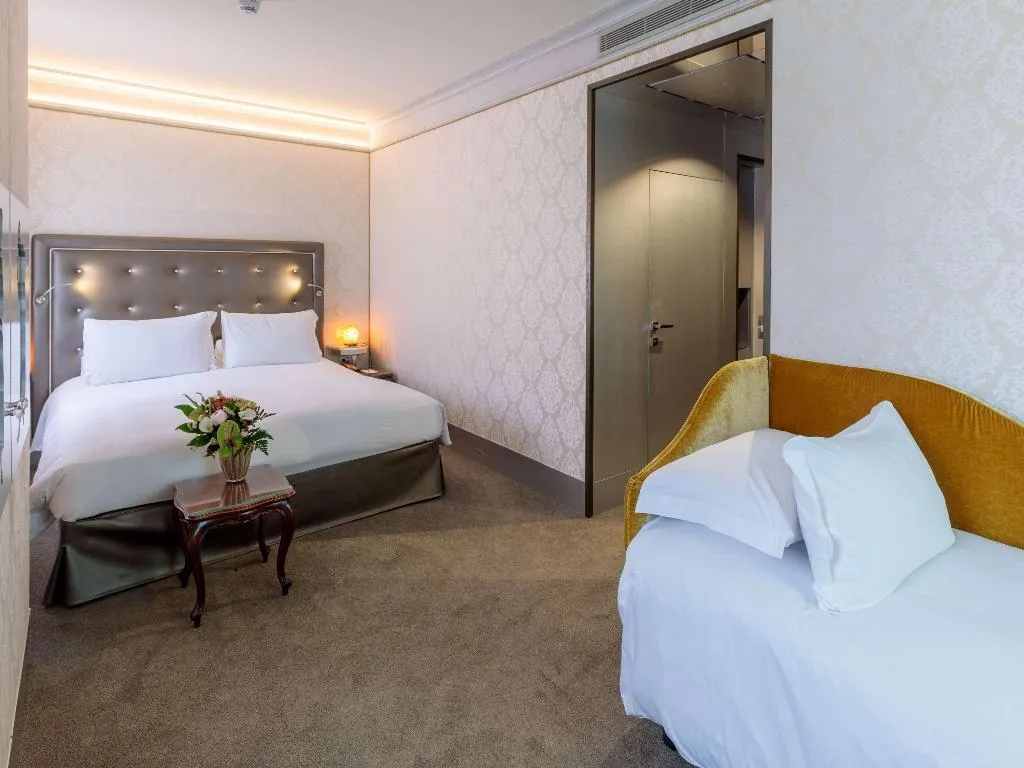 TRIPLE SUPERIOR KING BED Room, Papadopoli Hotel Venezia - MGallery Collection, Venice