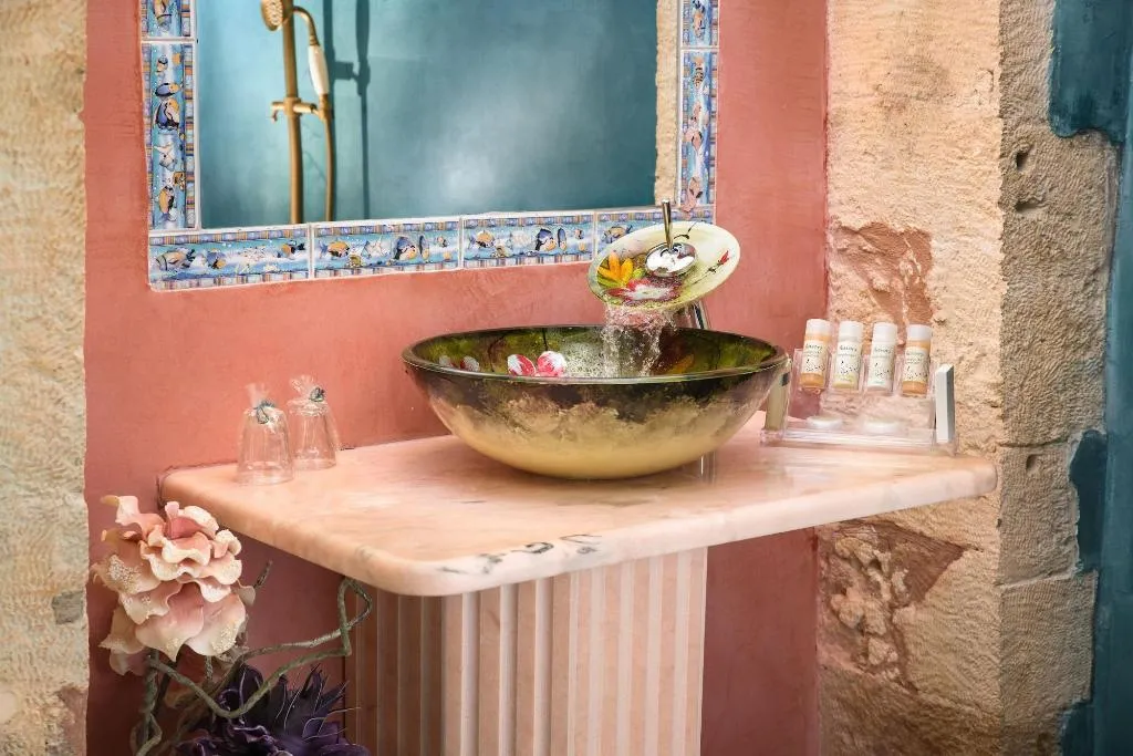 Room, Dream Art Studios, Crete