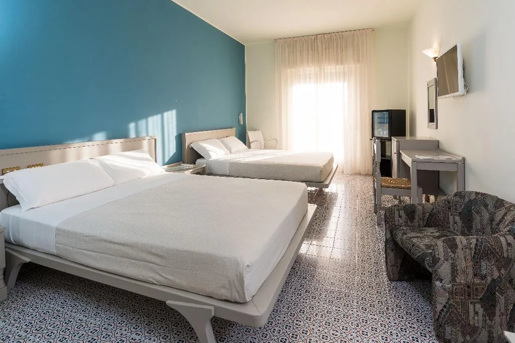 QUADRUPLE CLASSIC Room, Saracen Sands Hotel & Congress Centre, Palermo